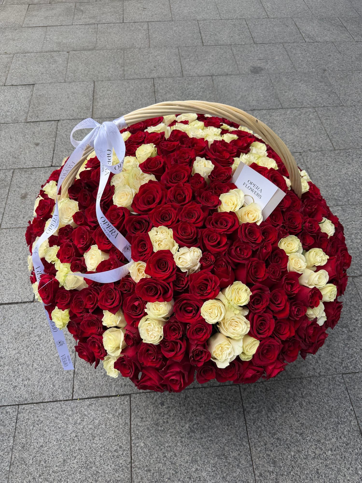 Opera Flowers - флористична композиція